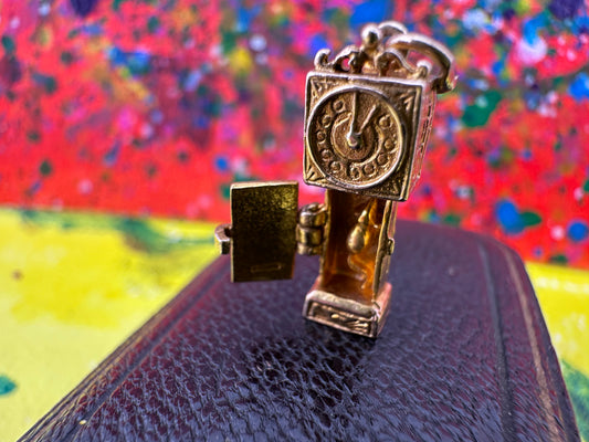 Vintage 9ct Gold ‘Hickory Dickory Dock’ Clock charm