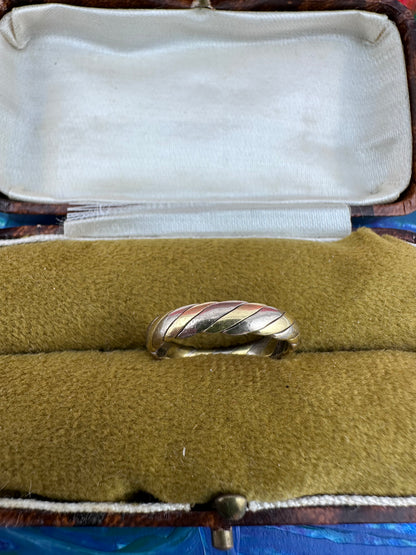 Vintage 18ct Bi-colour Twist ring