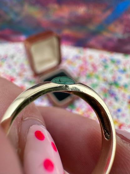 Vintage 9ct Gold Emerald Cabochon ring