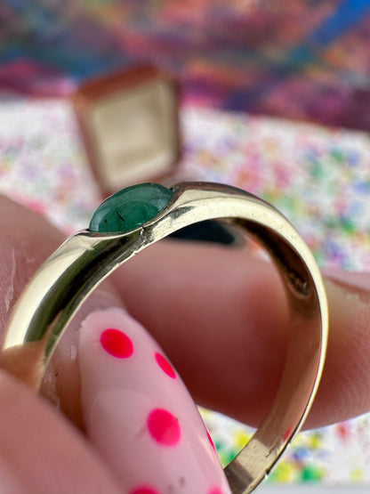 Vintage 9ct Gold Emerald Cabochon ring