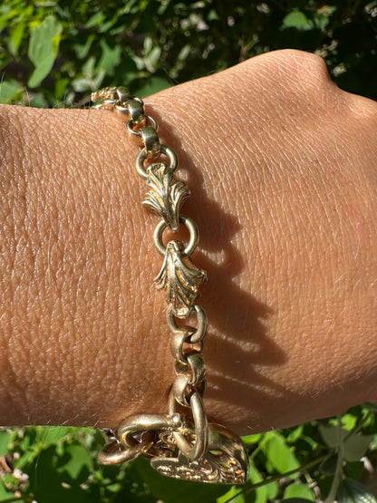 9ct Yellow Gold Rolo & Leaf link bracelet with heart padlock