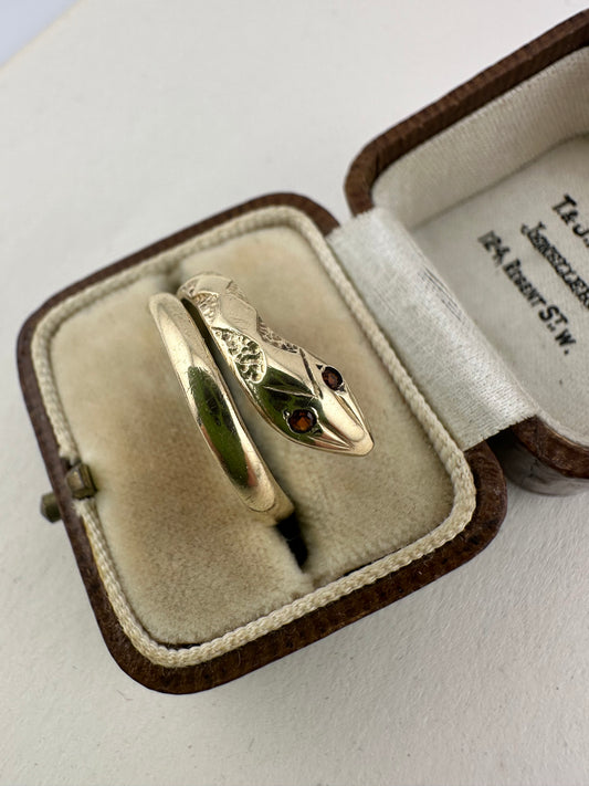 Vintage 9ct Gold Snake Ring with Garnet Eyes
