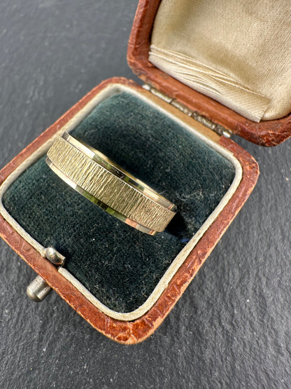 Vintage 9ct Good Bark texture Band, size R