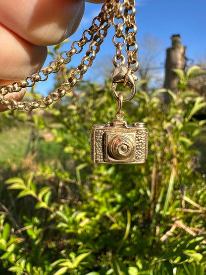 Vintage 9ct Gold Retro Camera Charm