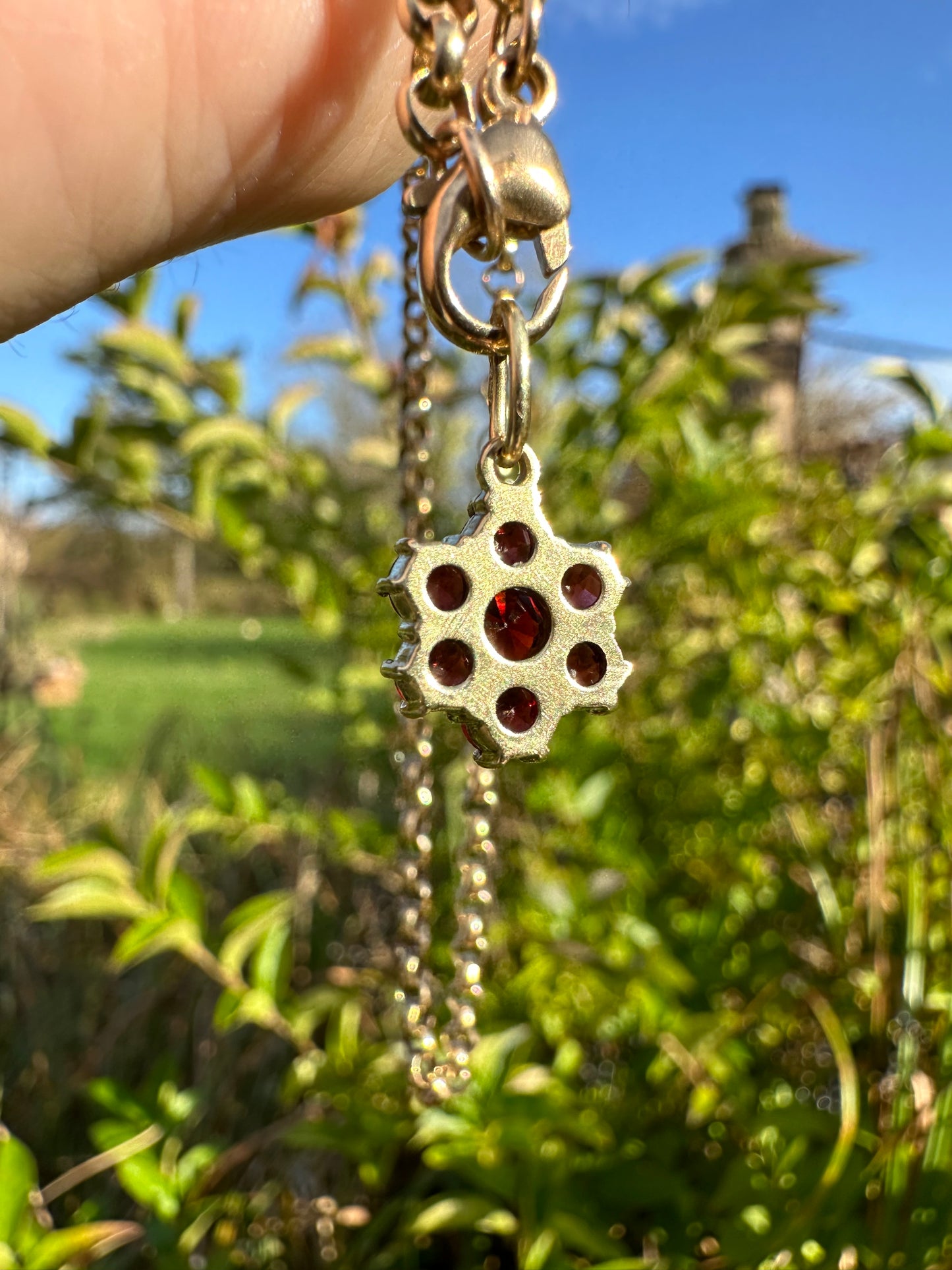 Vintage 9ct Garnet Cluster Flower Pendant