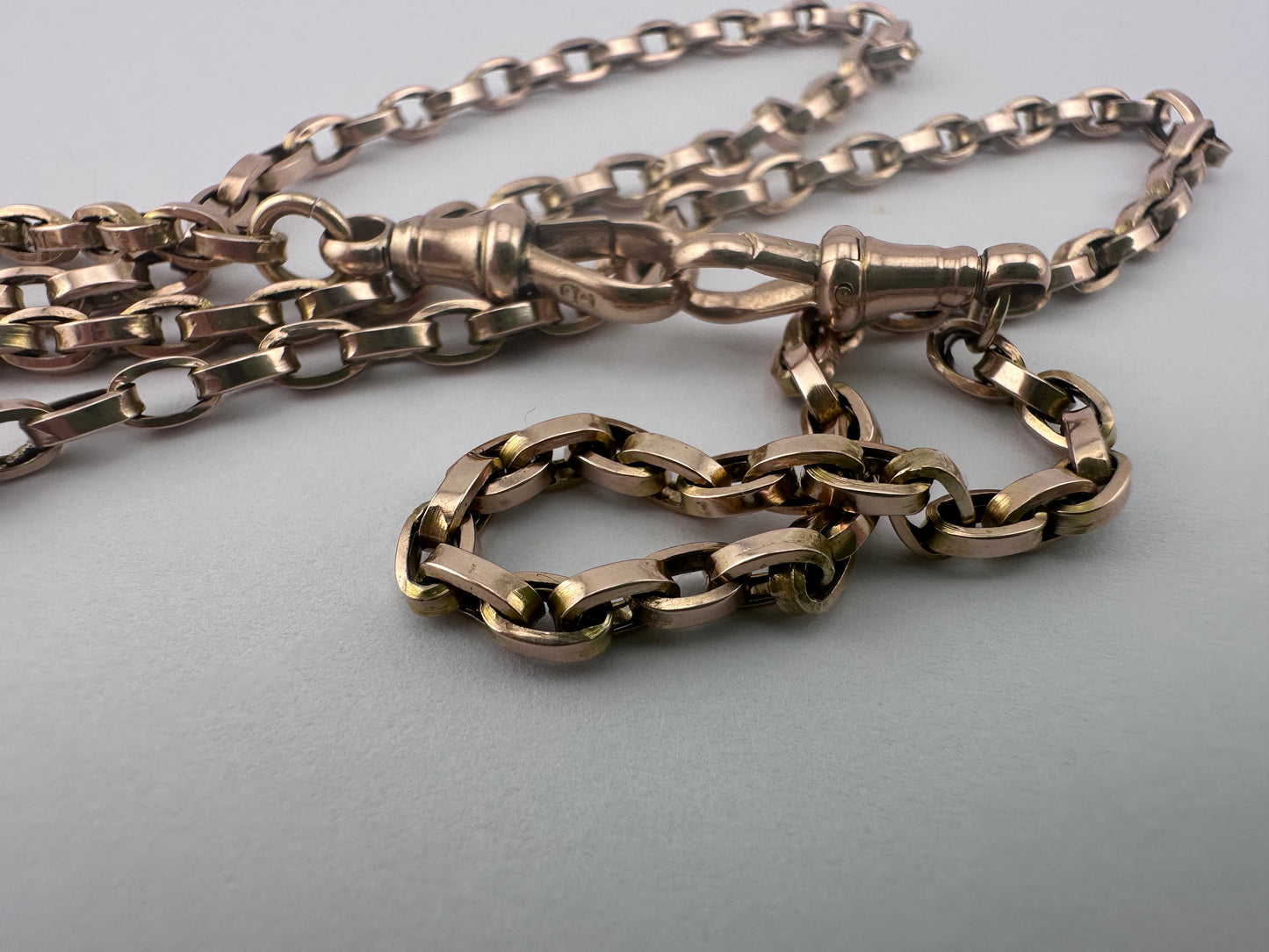 Antique 9ct Rose Gold Flat edged Oval belcher with 2 dog clips