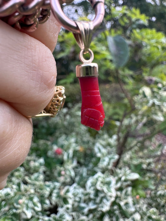 18ct Gold Coral Figa pendant