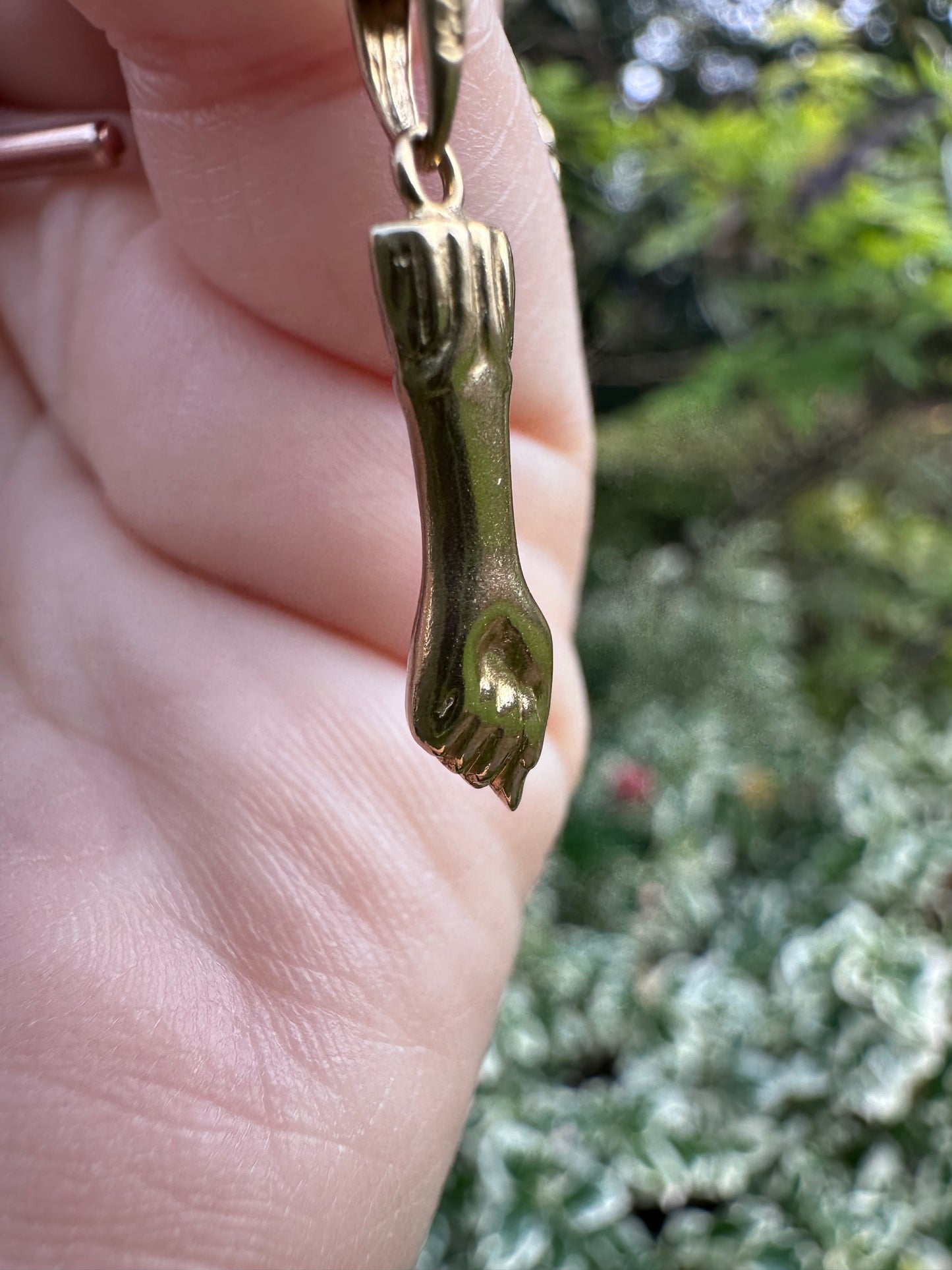 18ct Gold Figa hand pendant