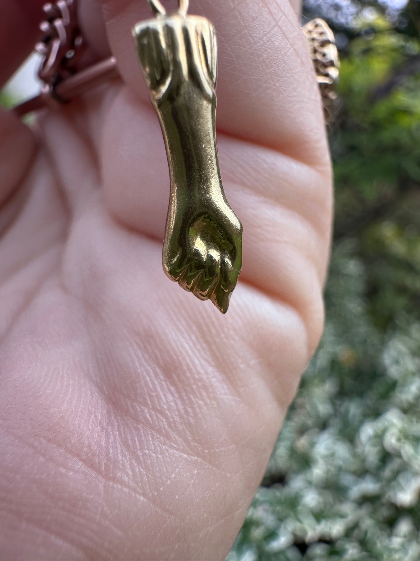 18ct Gold Figa hand pendant