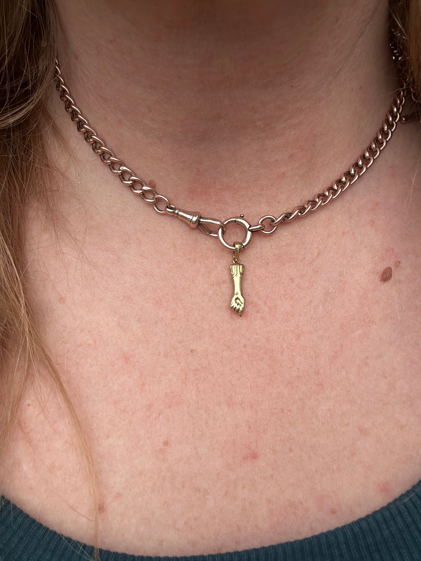 18ct Gold Figa hand pendant