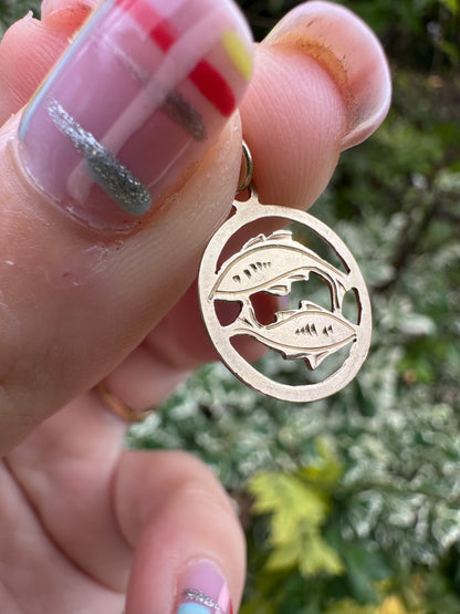 Vintage 9ct Small Pisces charm