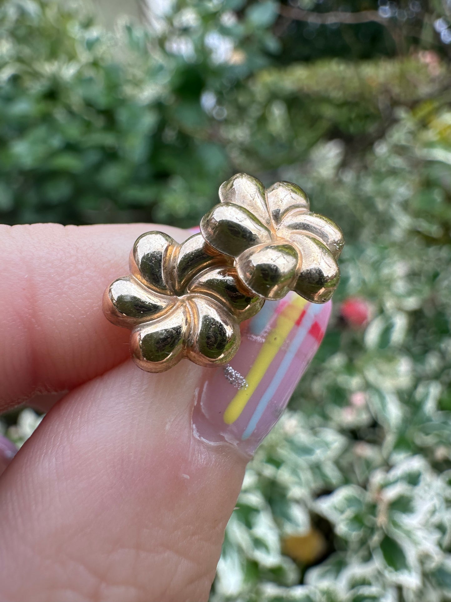 9ct Gold Puffy Flower Studs