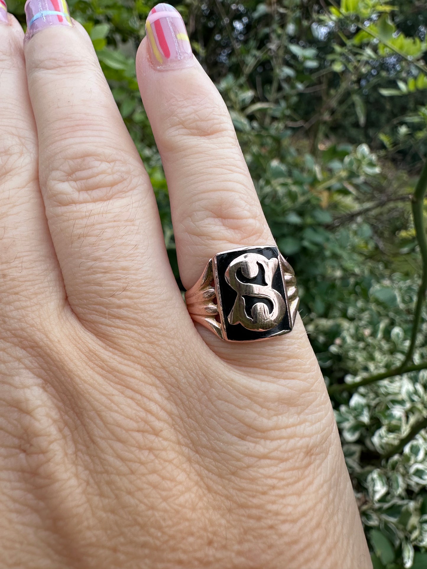 9ct Rose Gold & Onyx S Initial Ring