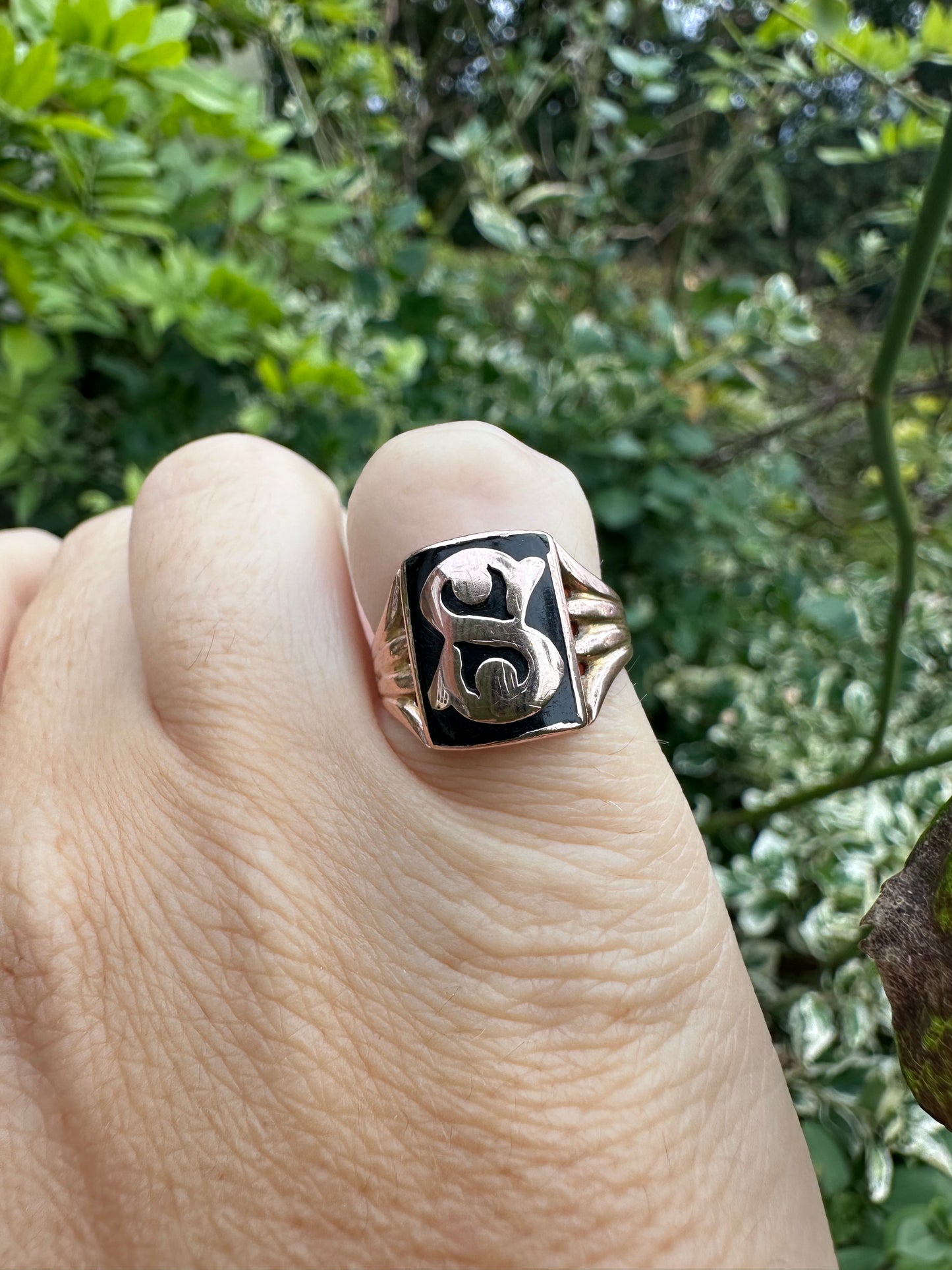 9ct Rose Gold & Onyx S Initial Ring