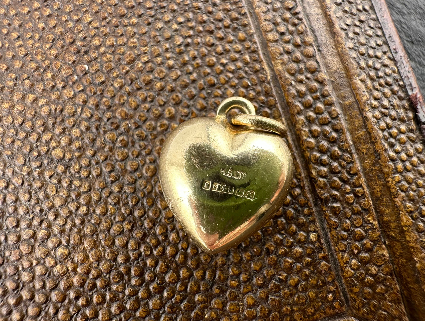 Vintage 9ct Puffy Heart charm