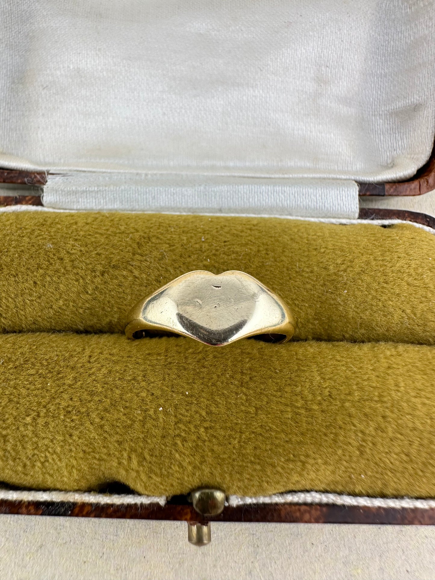 Vintage 9ct Gold Heart Signet