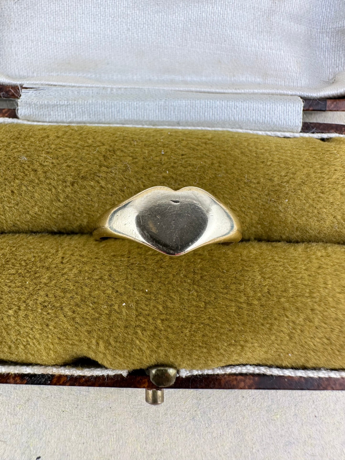 Vintage 9ct Gold Heart Signet