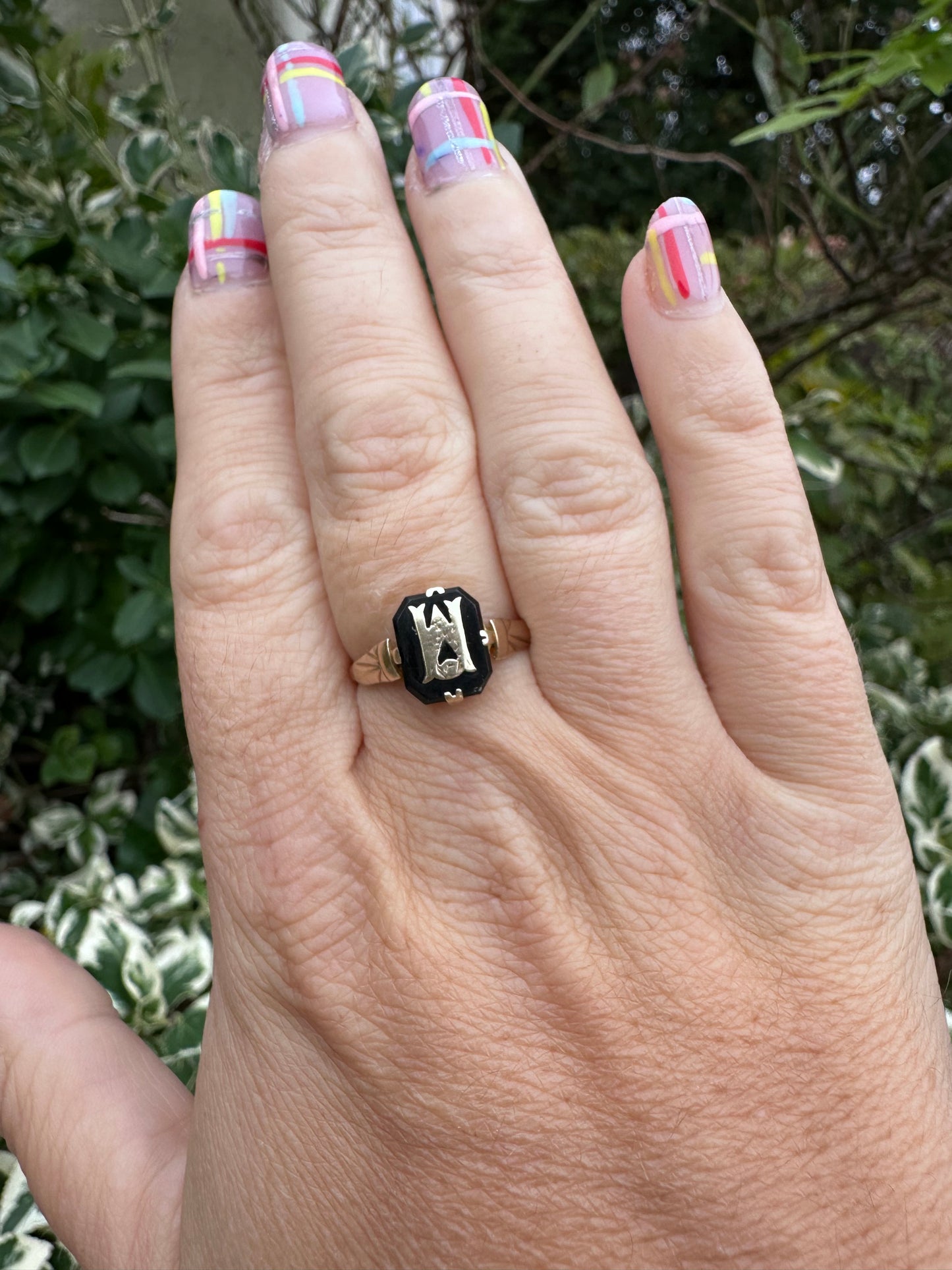 9ct Yellow Gold and Onyx  M or W Initial ring