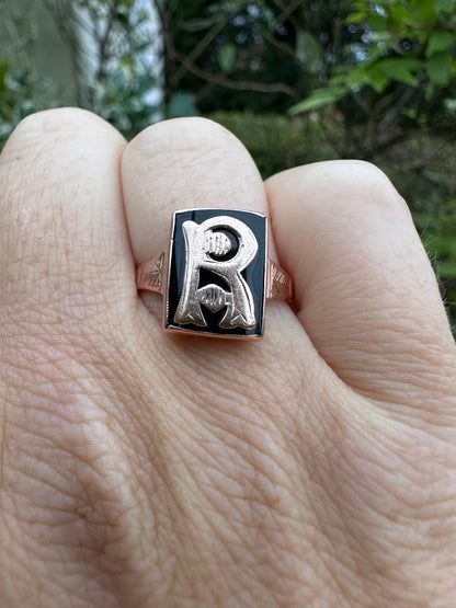 9ct Rose Gold & Onyx R ring