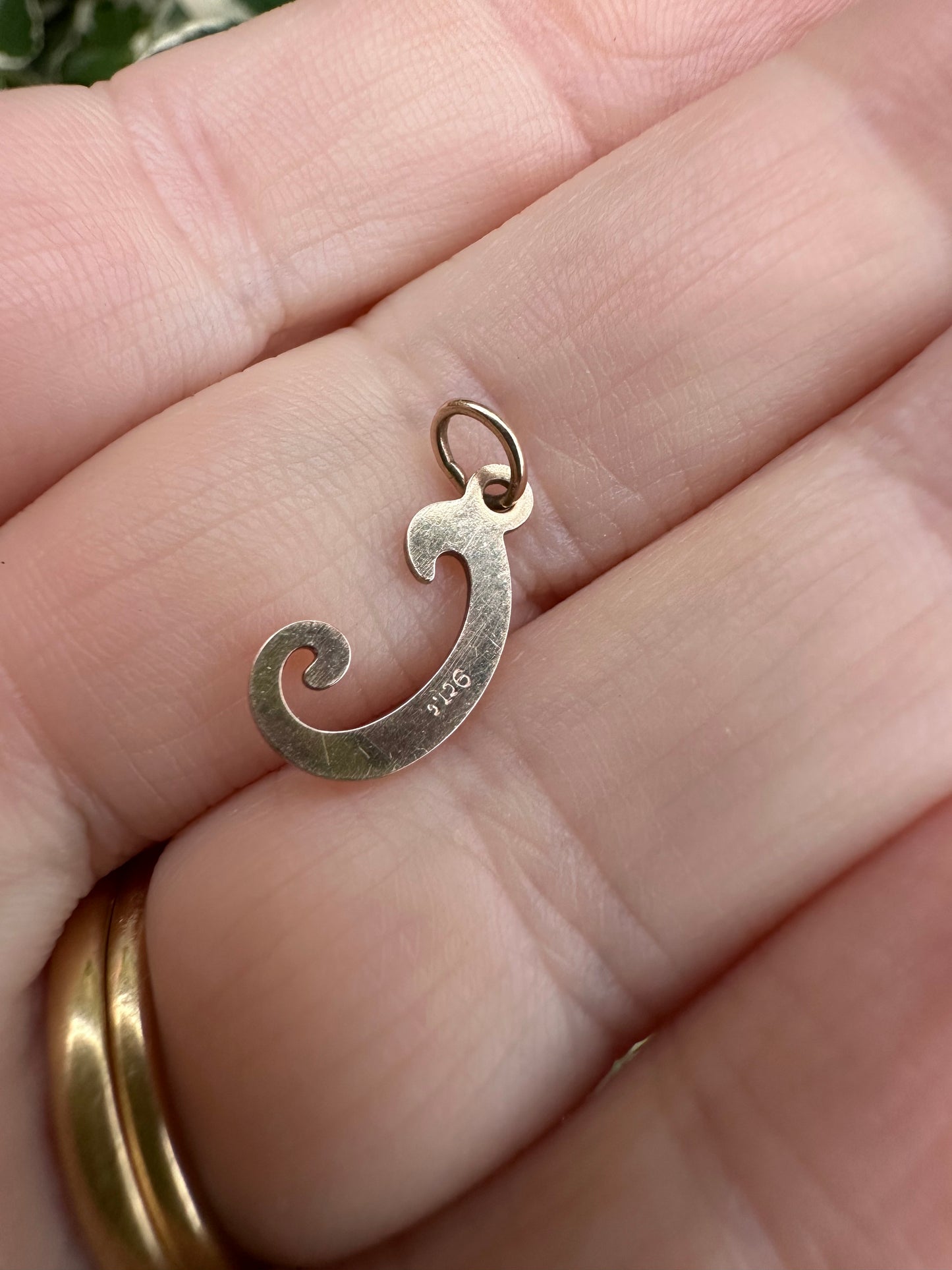 9ct Yellow Gold Cursive C Charm