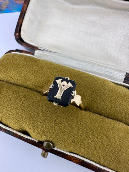9ct Yellow Gold & Onyx Y ring