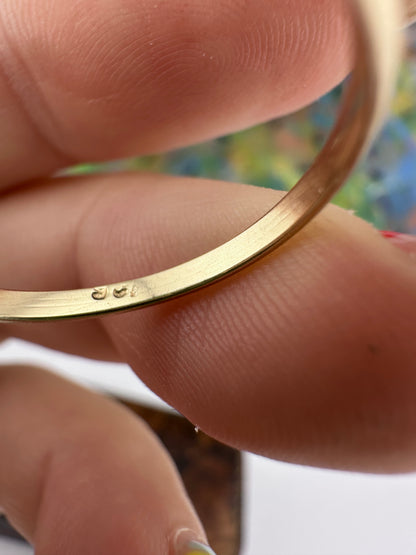 9ct Yellow Gold & Onyx Y ring