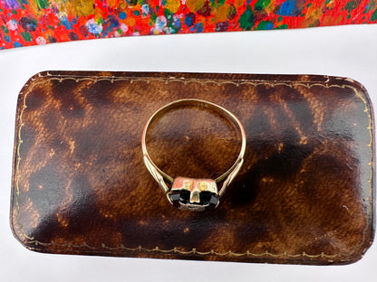 9ct Yellow Gold and Onyx  M or W Initial ring