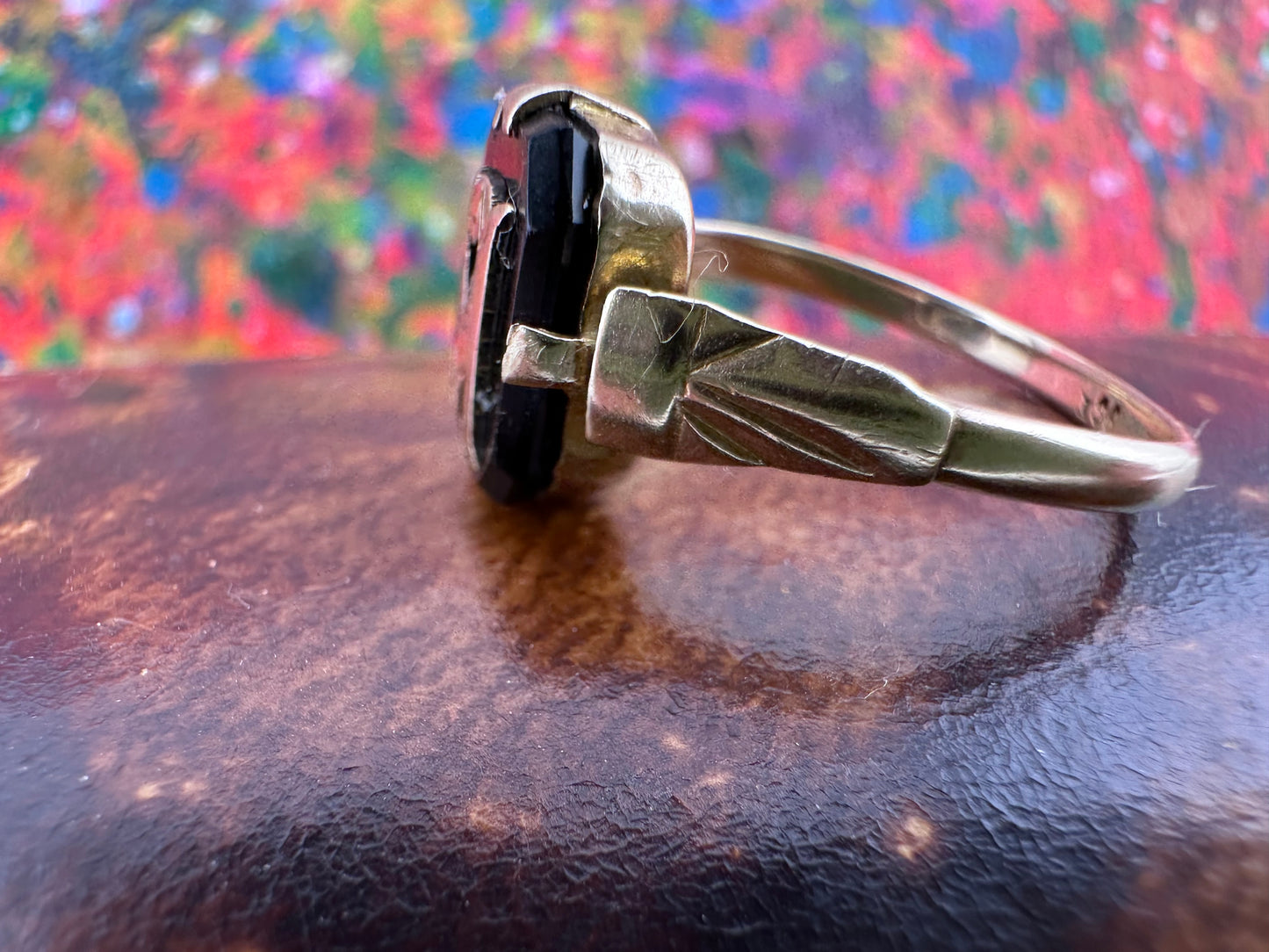 9ct Yellow Gold and Onyx  M or W Initial ring