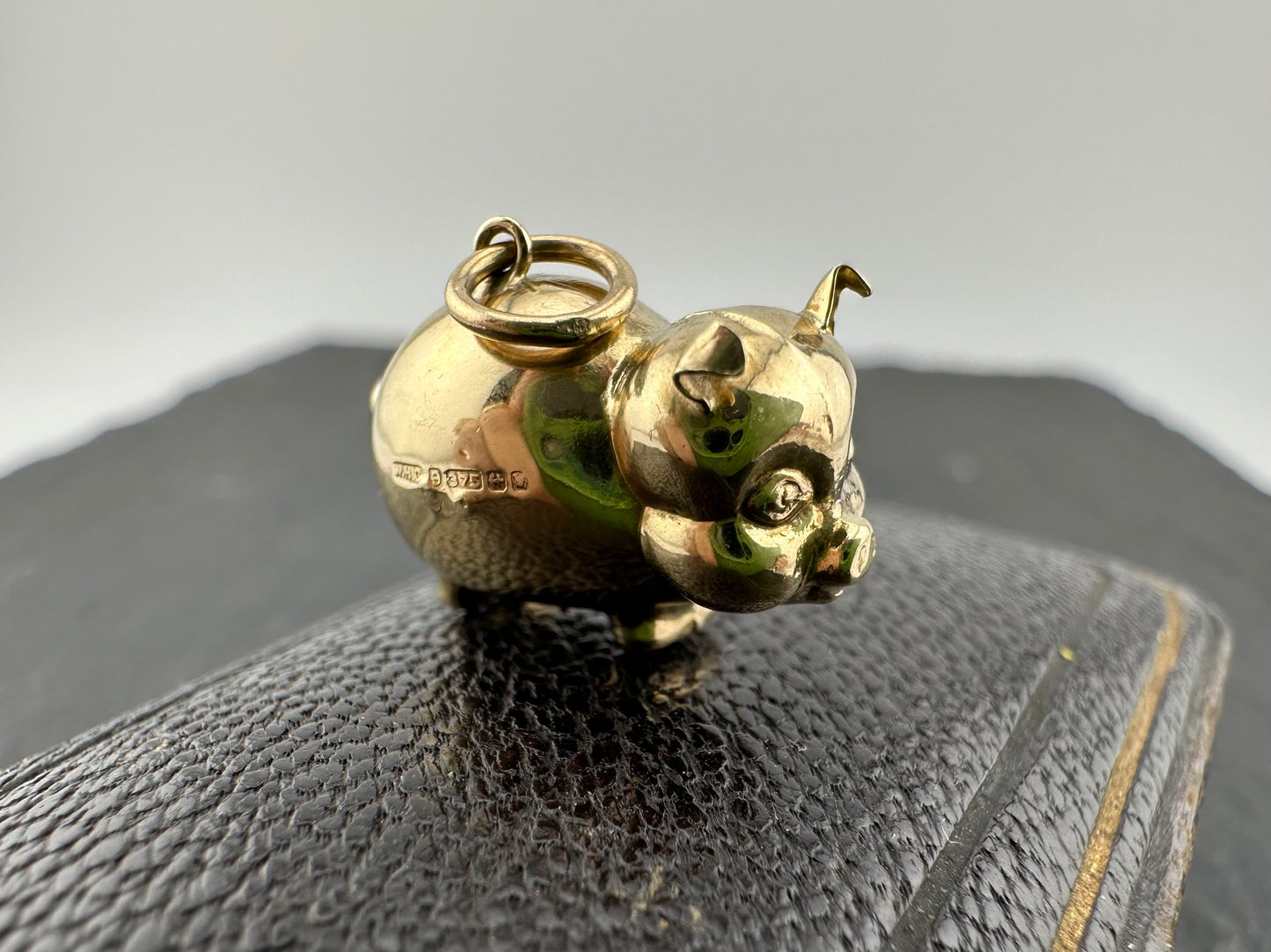 Vintage 9ct Puffy Pig Charm