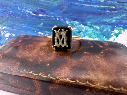 9ct Yellow Gold & Onyx W or M initial ring