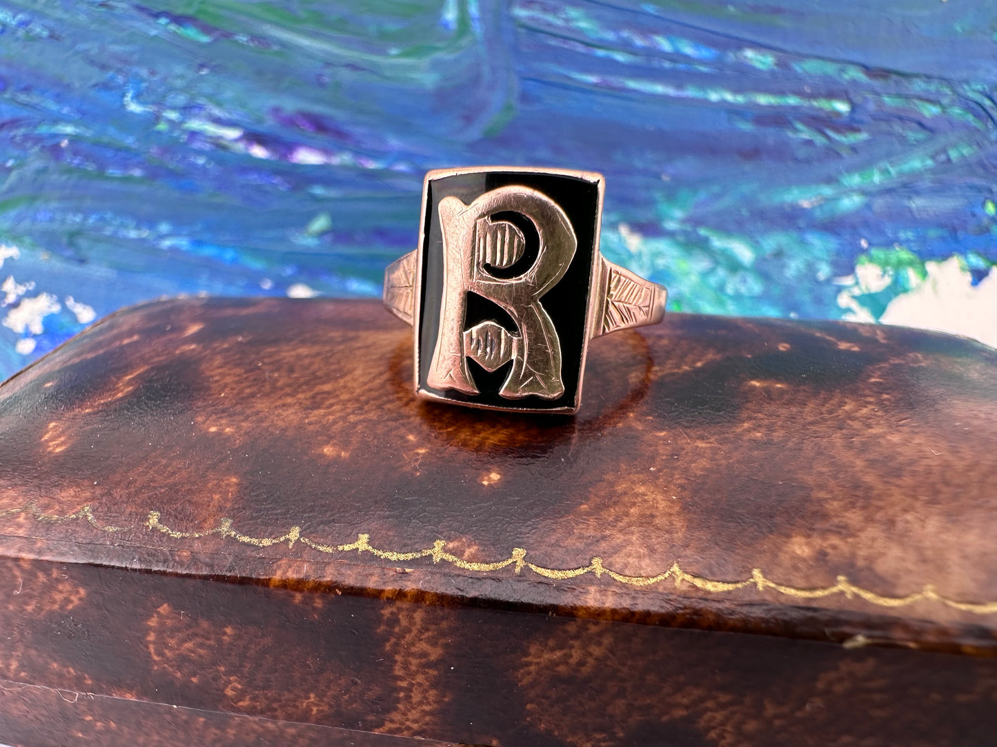 9ct Rose Gold & Onyx R ring