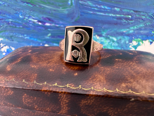 9ct Rose Gold & Onyx R ring