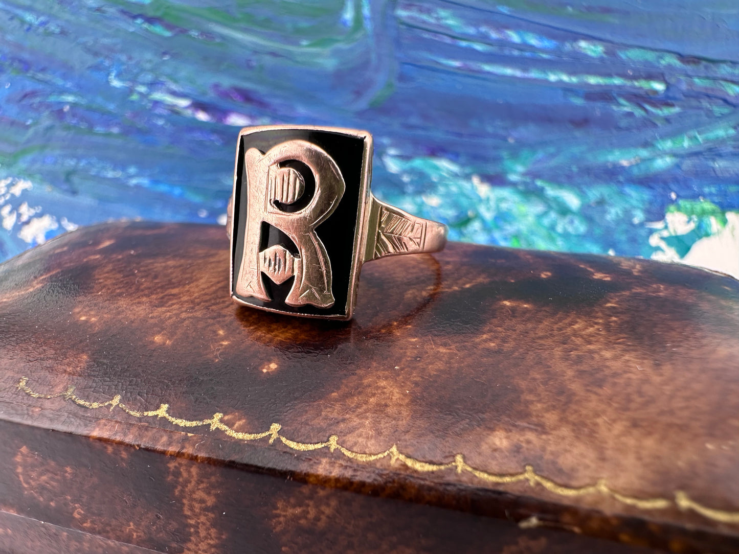 9ct Rose Gold & Onyx R ring