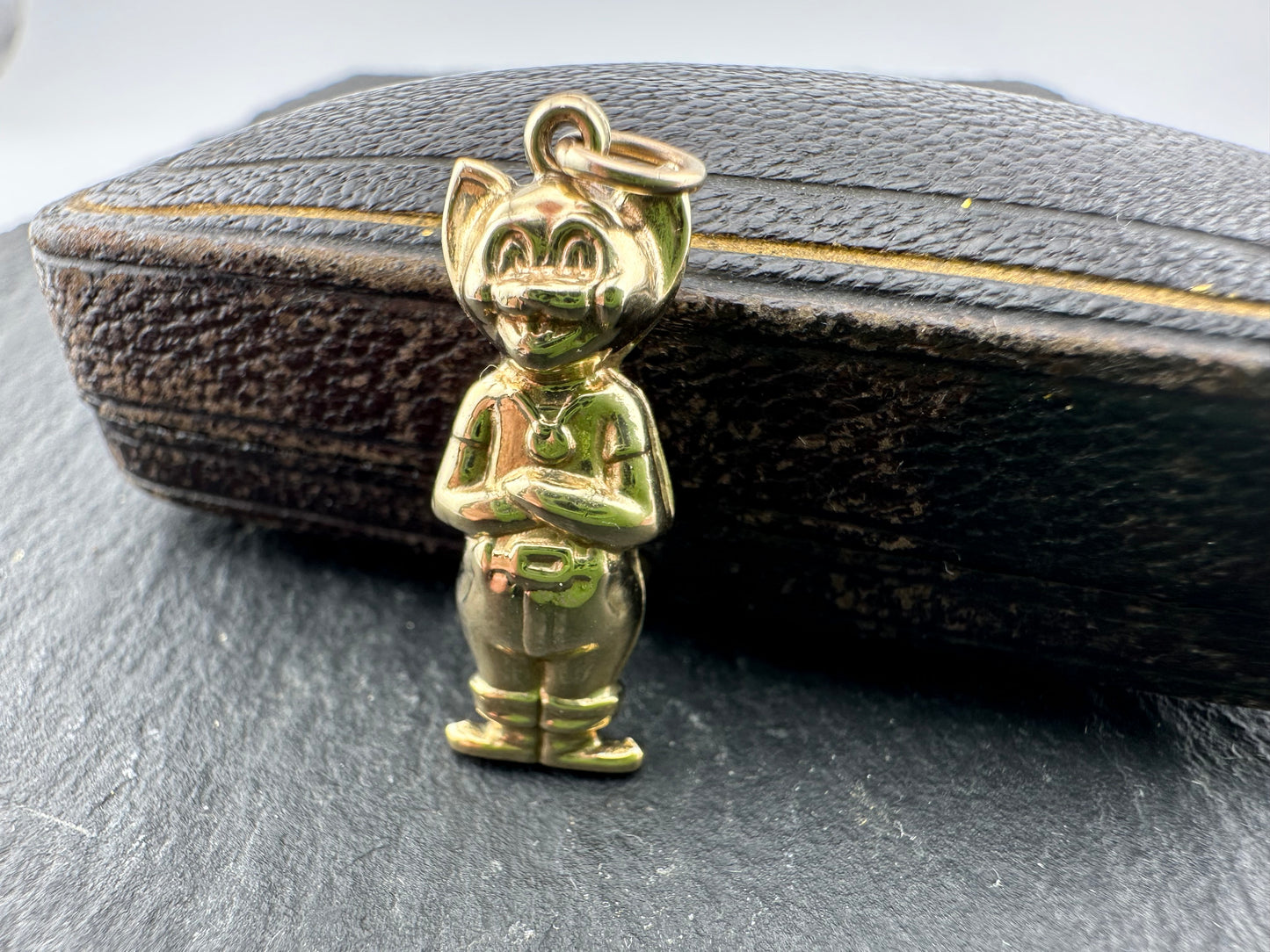 Vintage 9ct Gold Puss in Boots Charm