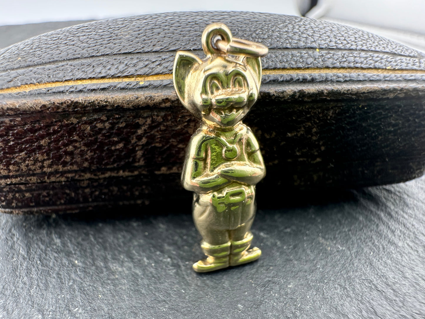 Vintage 9ct Gold Puss in Boots Charm