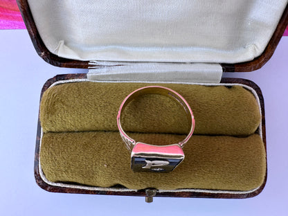 Vintage 9ct Yellow Gold & Onyx P ring with accent Diamond