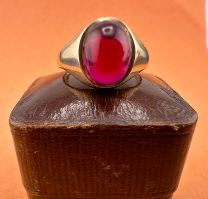 Vintage 9ct Synthetic Ruby Cabochon Signet ring