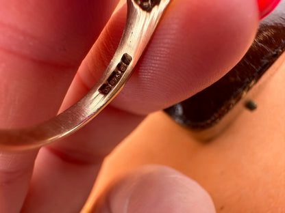 Vintage 9ct Synthetic Ruby Cabochon Signet ring