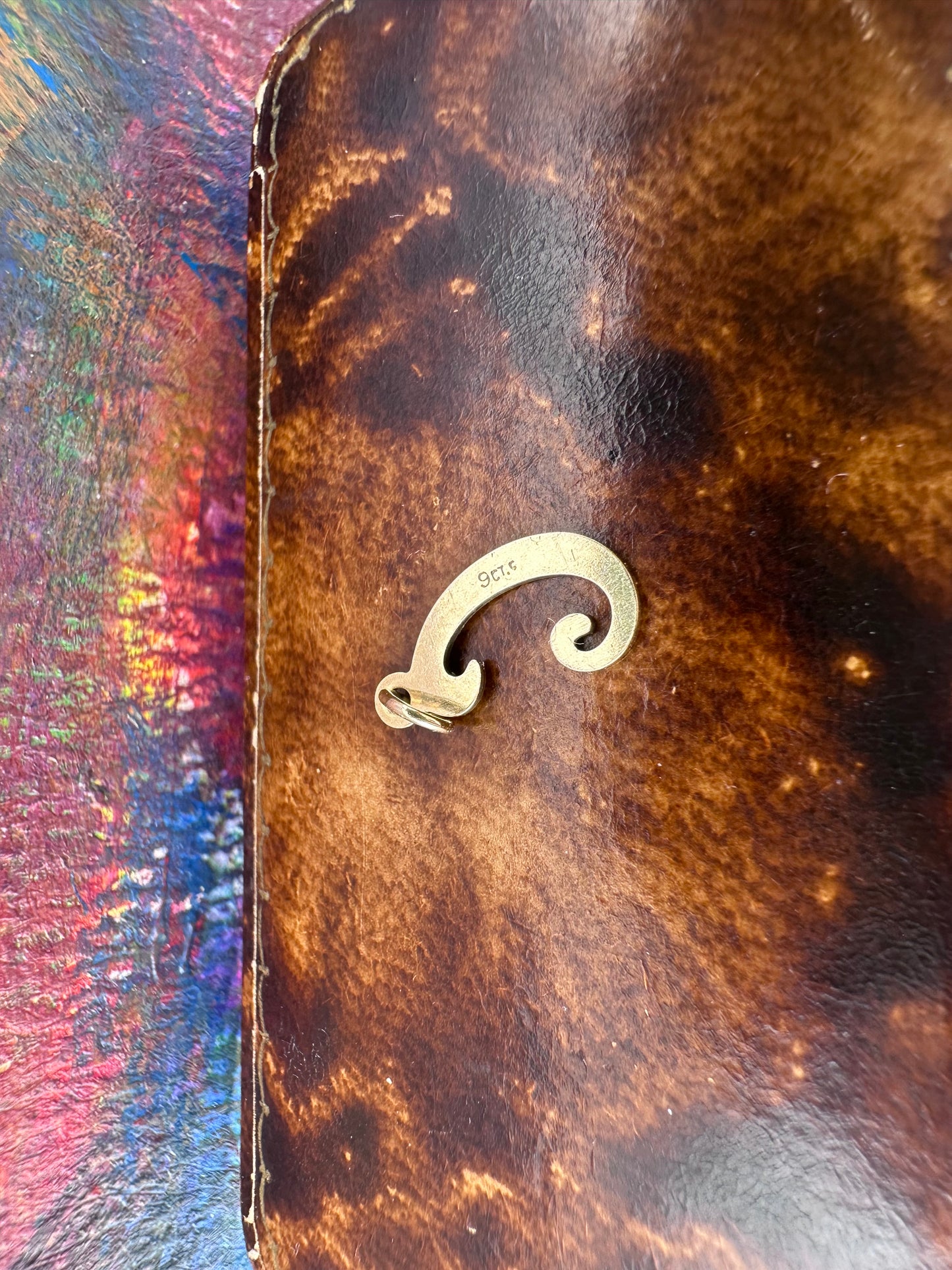 9ct Yellow Gold Cursive C Charm