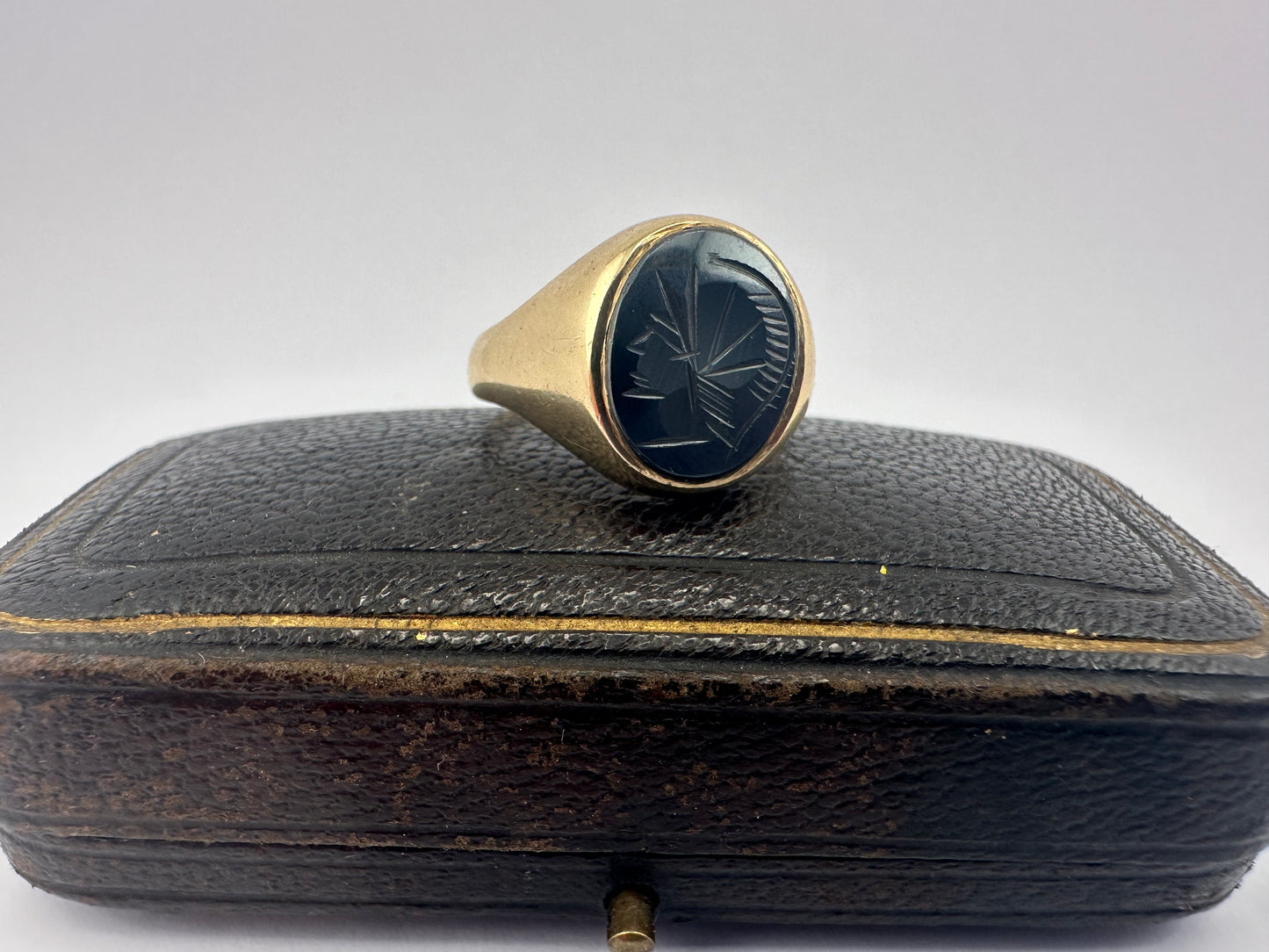 Vintage 9ct Gold Hematite Warrior Intaglio Signet ring