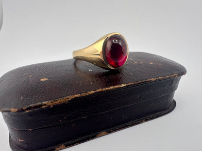 Vintage 9ct Synthetic Ruby Cabochon Signet ring