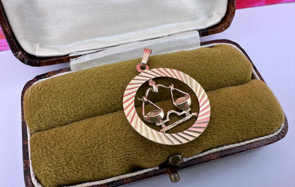 Vintage 9ct Gold Libra Charm with engine turned frame