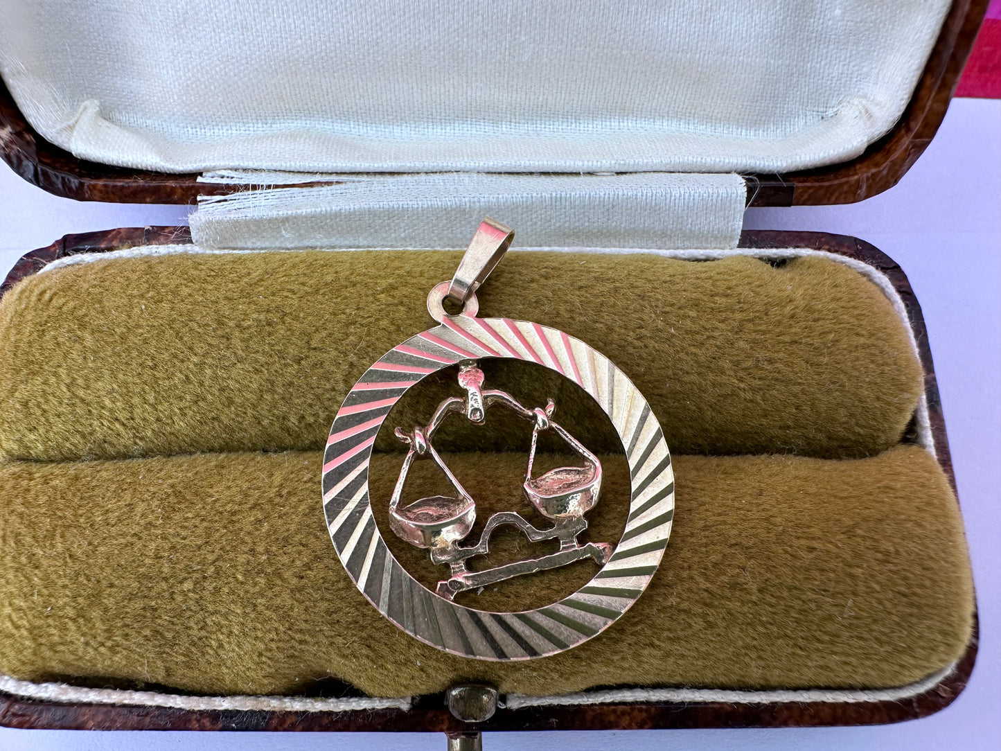 Vintage 9ct Gold Libra Charm with engine turned frame