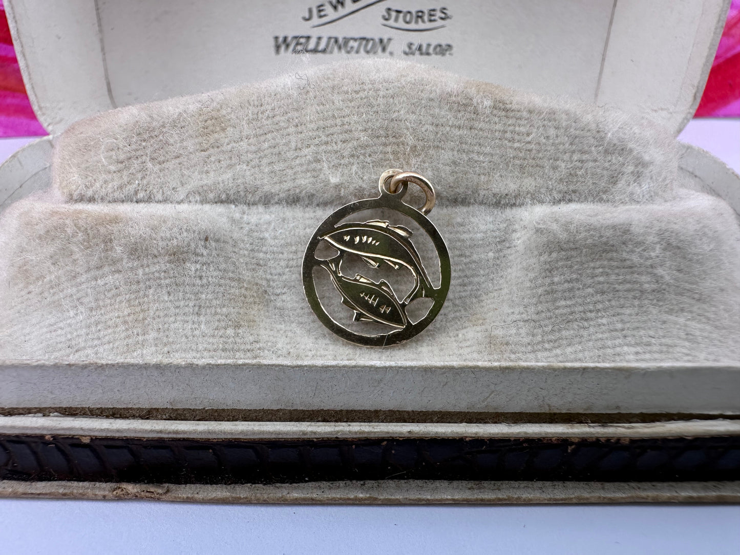 Vintage 9ct Small Pisces charm