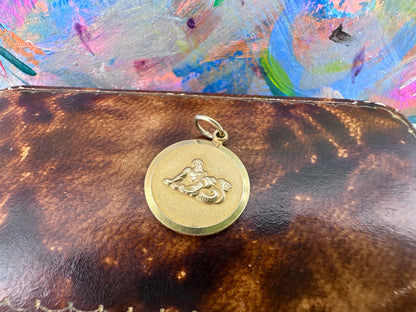 Vintage 9ct Gold Round Aquarius charm
