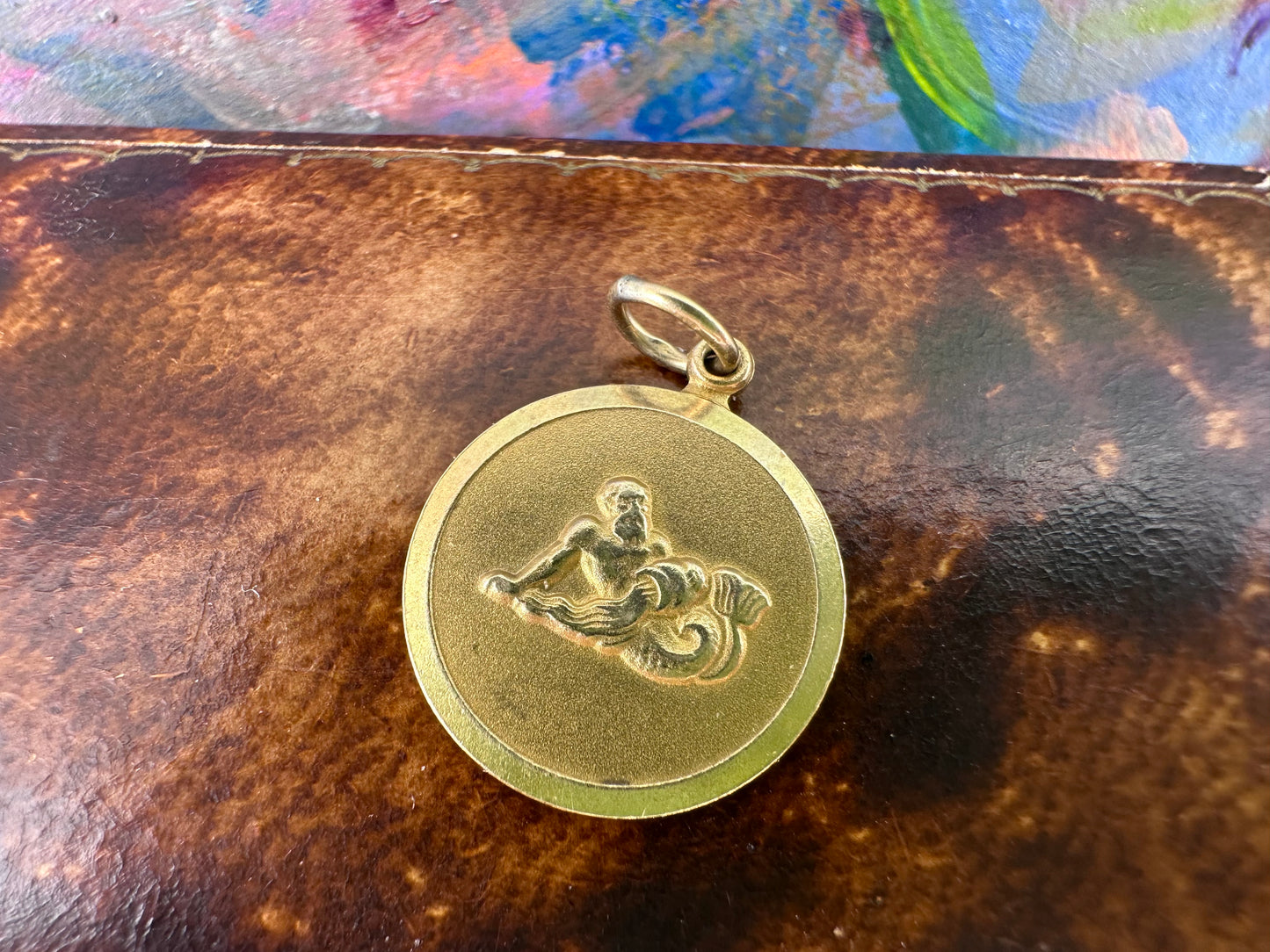 Vintage 9ct Gold Round Aquarius charm