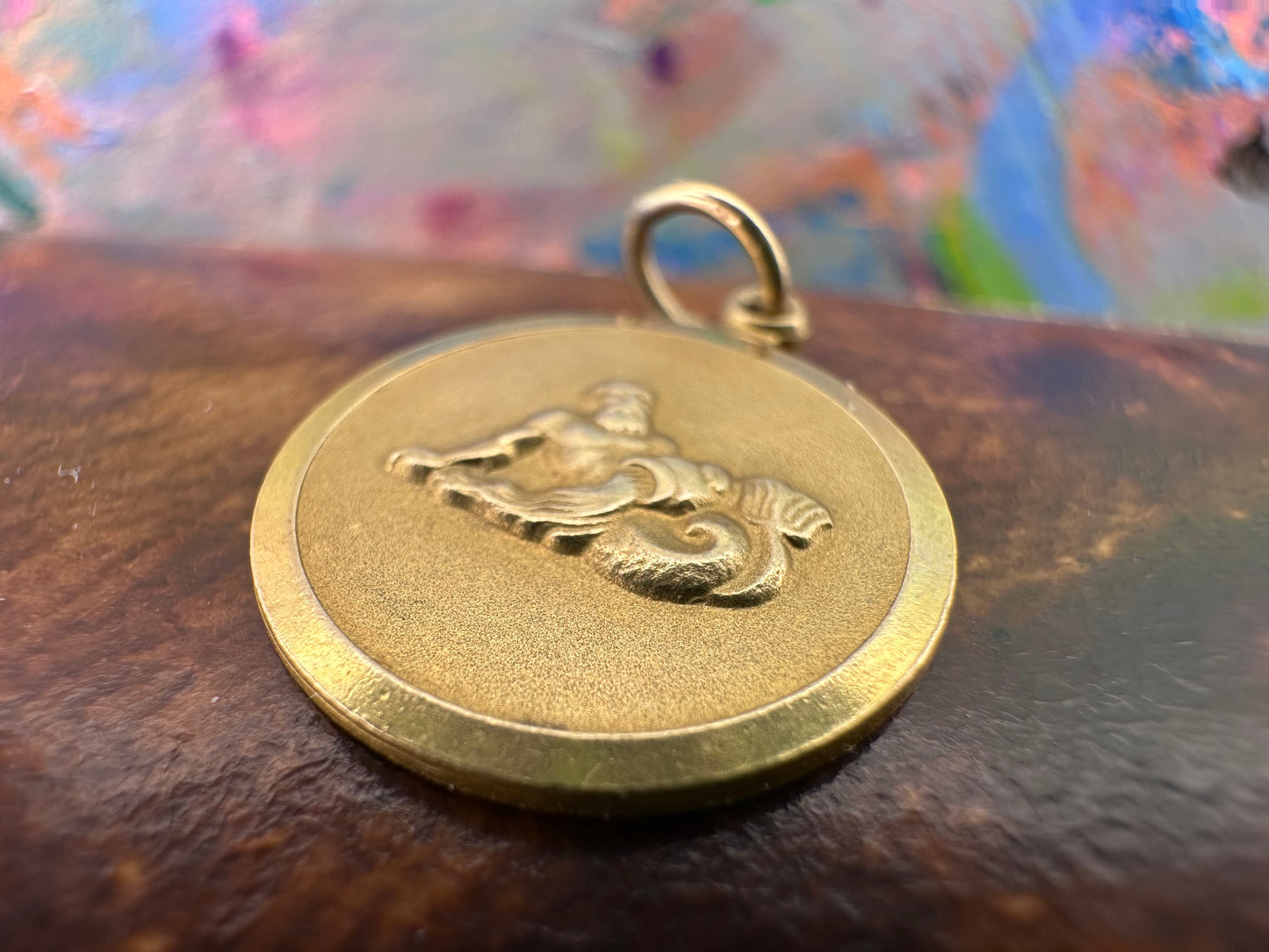 Vintage 9ct Gold Round Aquarius charm