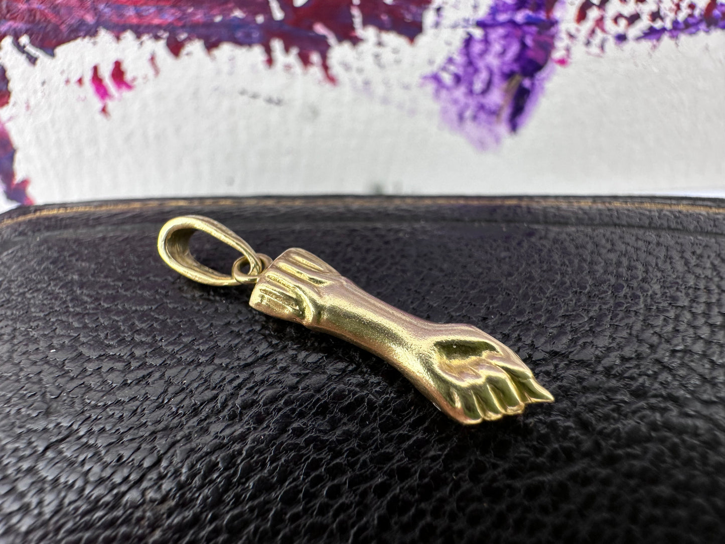 18ct Gold Figa hand pendant