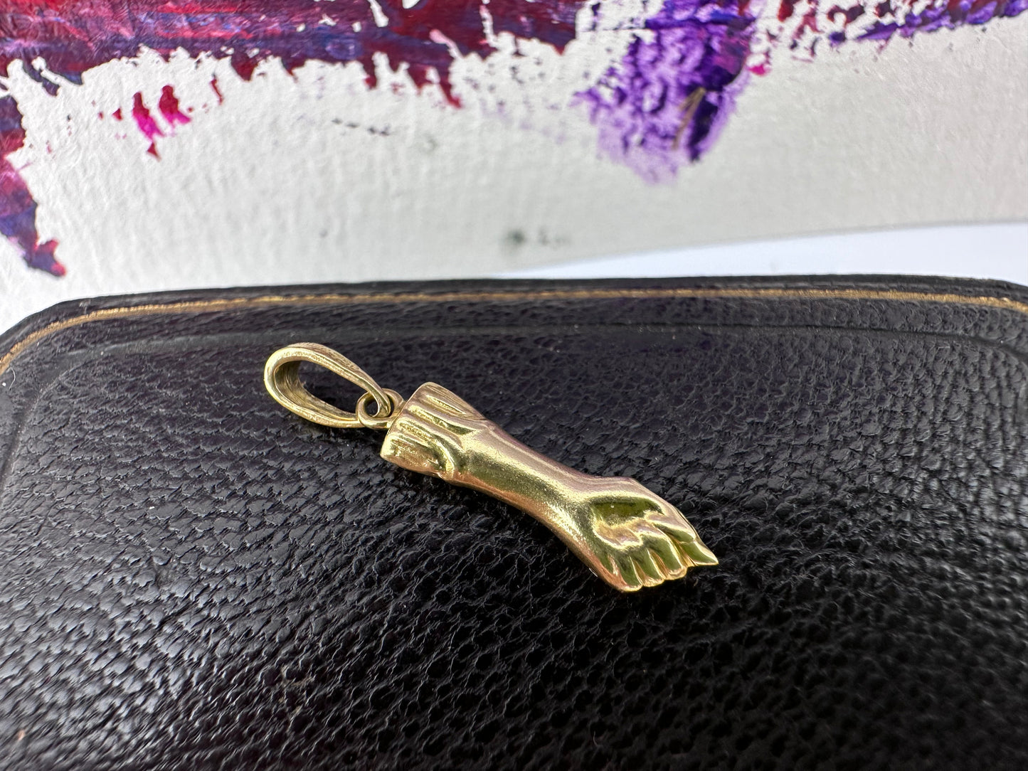 18ct Gold Figa hand pendant