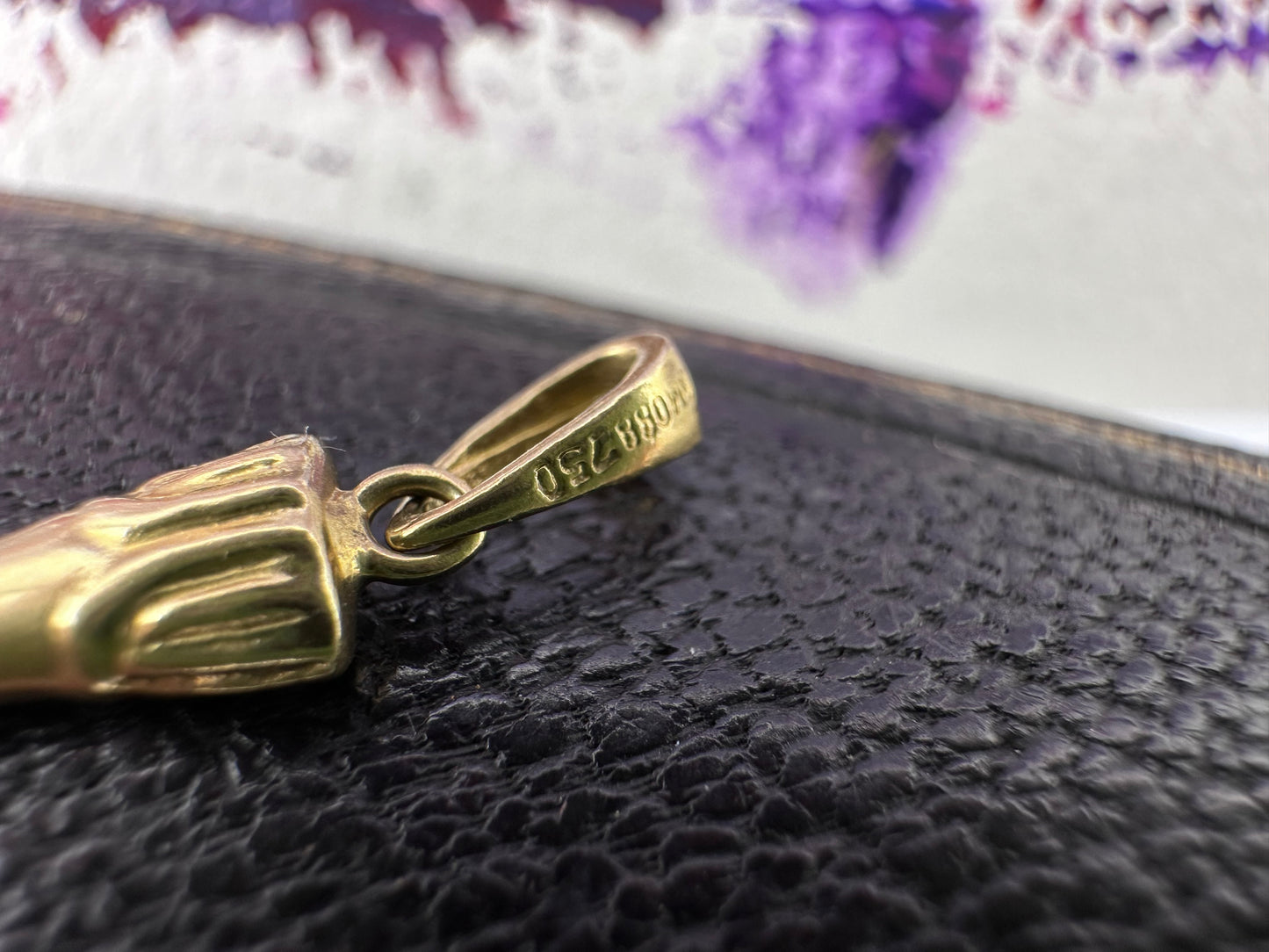 18ct Gold Figa hand pendant